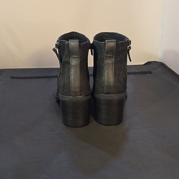 CROWD VINTAGE TWO-SIDE ALMOND TOE SLIP-ON WOMEN"S ANKLE BOOT - Picture 8 of 15